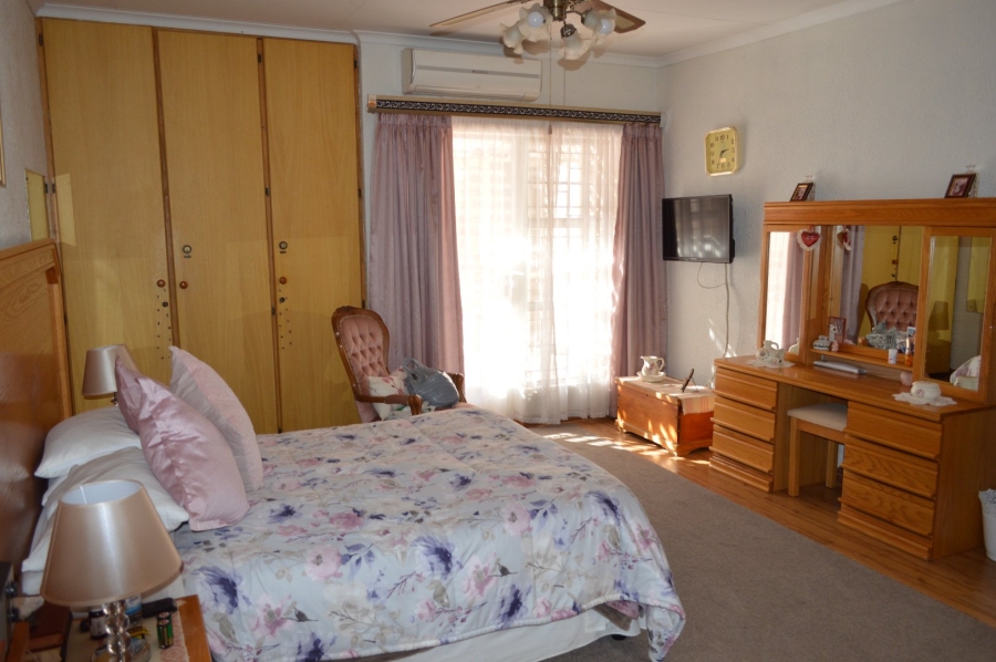 2 Bedroom Property for Sale in Oudorp North West
